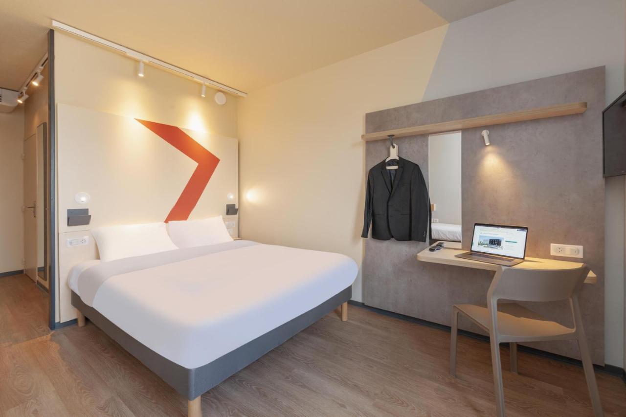 Ibis Budget Mont De Marsan Hotel Bagian luar foto